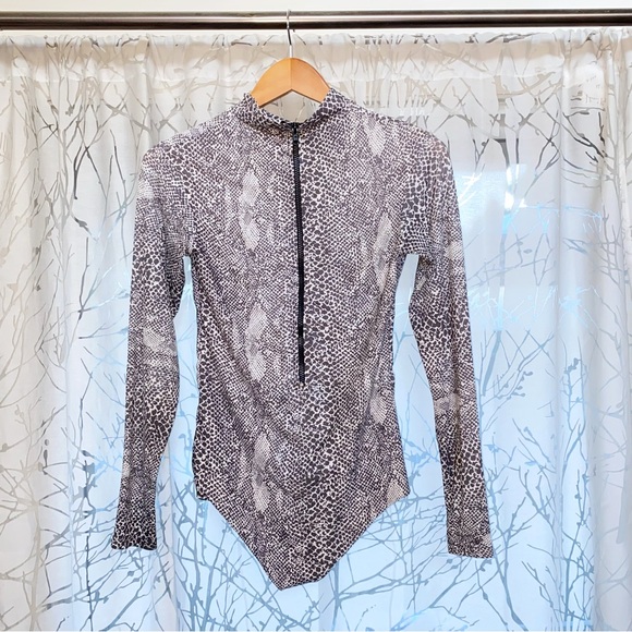 ACACIA Swimwear white gray snake snakeskin EHUKAI zip up one piece swimsuit - Picture 2 of 6